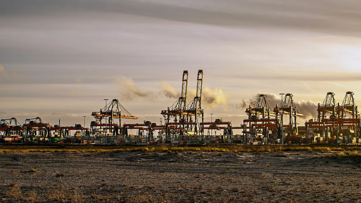 Container cranes at the Euromax terminal, Maasvlakte, Port of Rotterdam